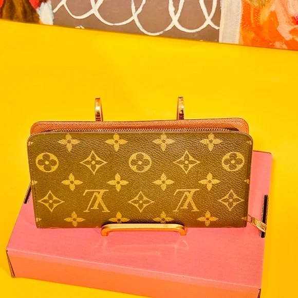 Louis Vuitton Monogram Zipper round Mid size wallet - Picture 4 of 15